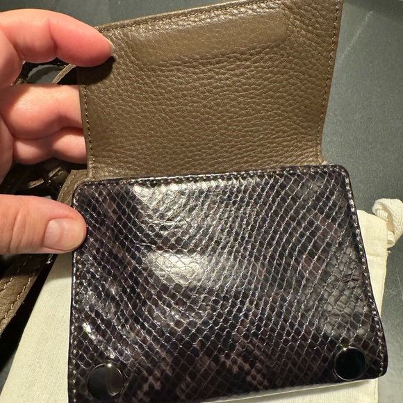 Hammitt Small Levy Crossbody Wallet Adjustable Strap Leather Olivine Snake - Picture 4 of 11